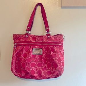 Previously loved authentic Poppy Coach purse.